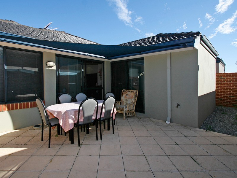 9/18 Serenity Parkway, Hammond Park WA 6164