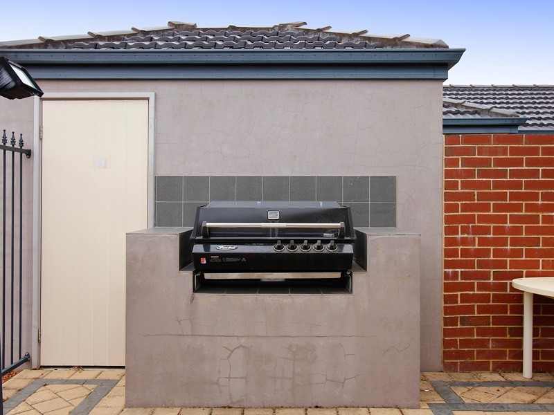 9/18 Serenity Parkway, Hammond Park WA 6164