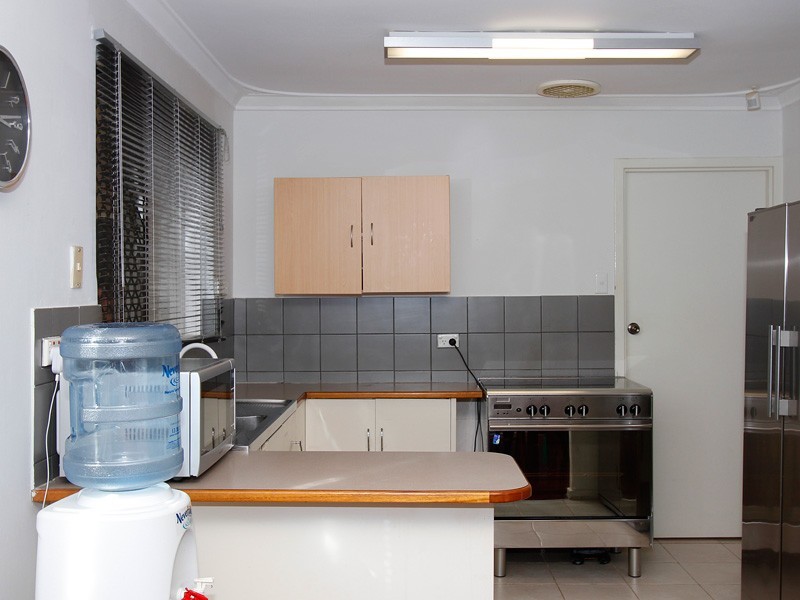 1 Butt Place, Orelia WA 6167