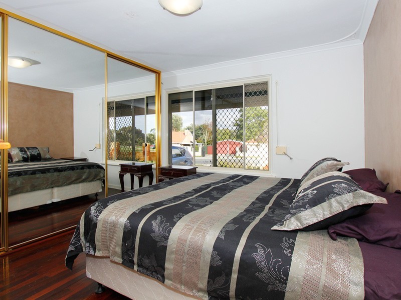 1 Butt Place, Orelia WA 6167