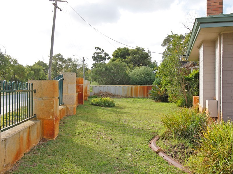 1 Butt Place, Orelia WA 6167