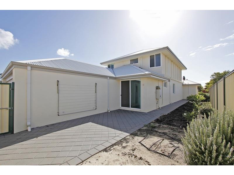 6 Richmond Entrance, Success WA 6164