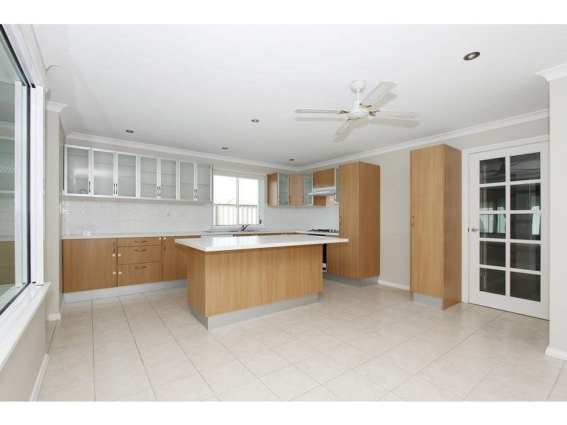 6 Richmond Entrance, Success WA 6164