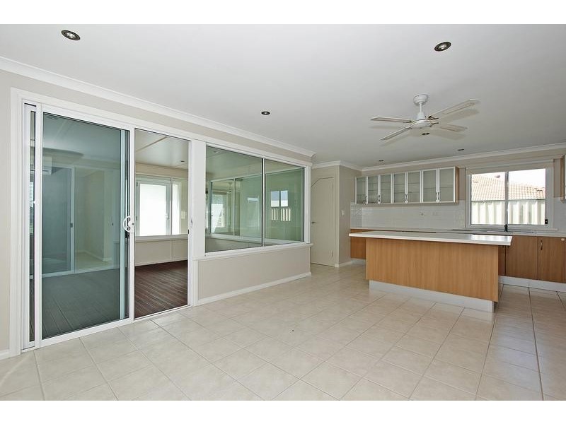 6 Richmond Entrance, Success WA 6164