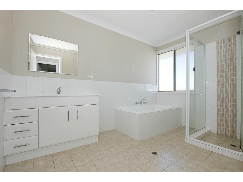 6 Richmond Entrance, Success WA 6164