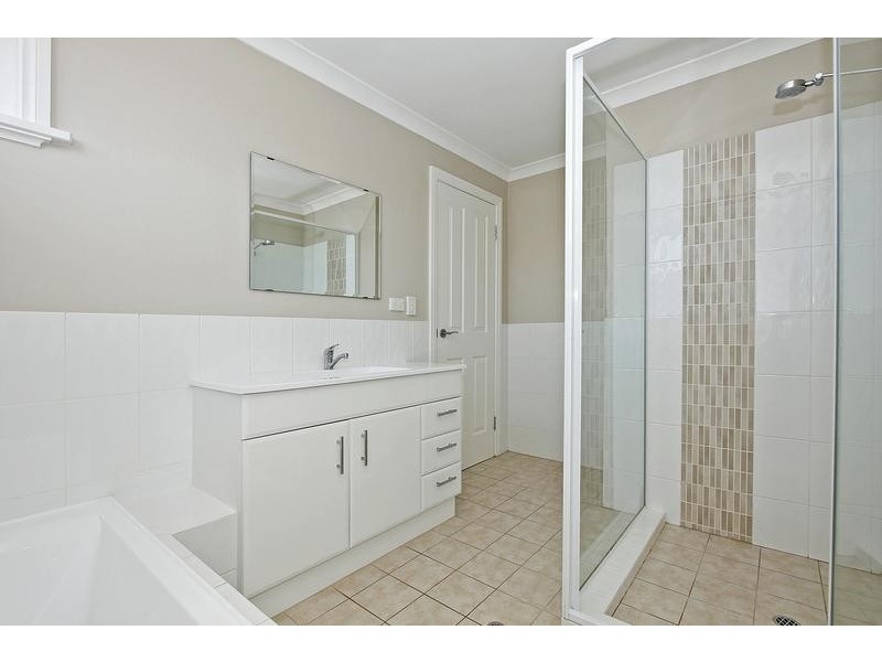 6 Richmond Entrance, Success WA 6164