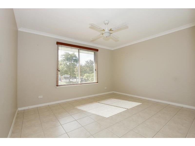 6 Richmond Entrance, Success WA 6164