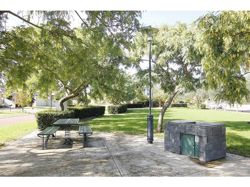 6 Richmond Entrance, Success WA 6164