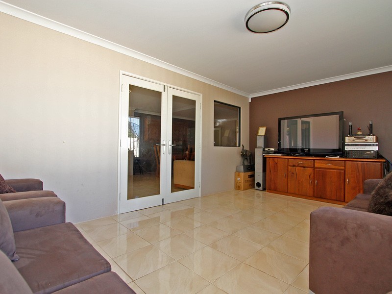 7 Montgomery Drive, Success WA 6164