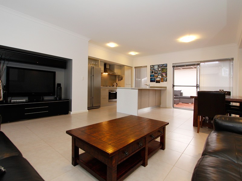 35/1 Pitta Corner, Success WA 6164