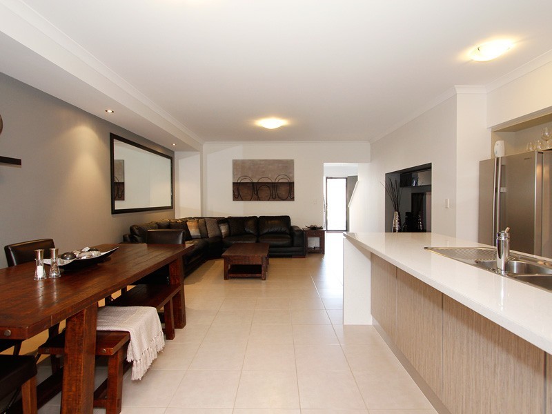 35/1 Pitta Corner, Success WA 6164