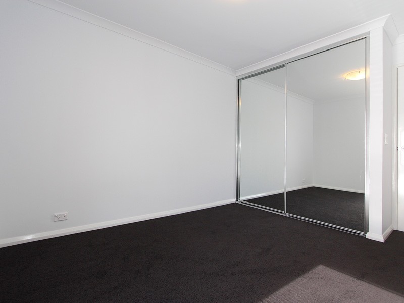 35/1 Pitta Corner, Success WA 6164