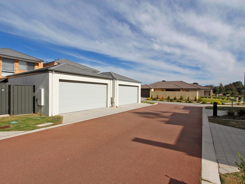 35/1 Pitta Corner, Success WA 6164