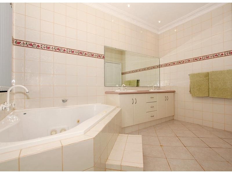 36 Aldenham Heights, Halls Head WA 6210