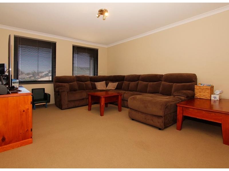 13 Sunflower Road, Success WA 6164