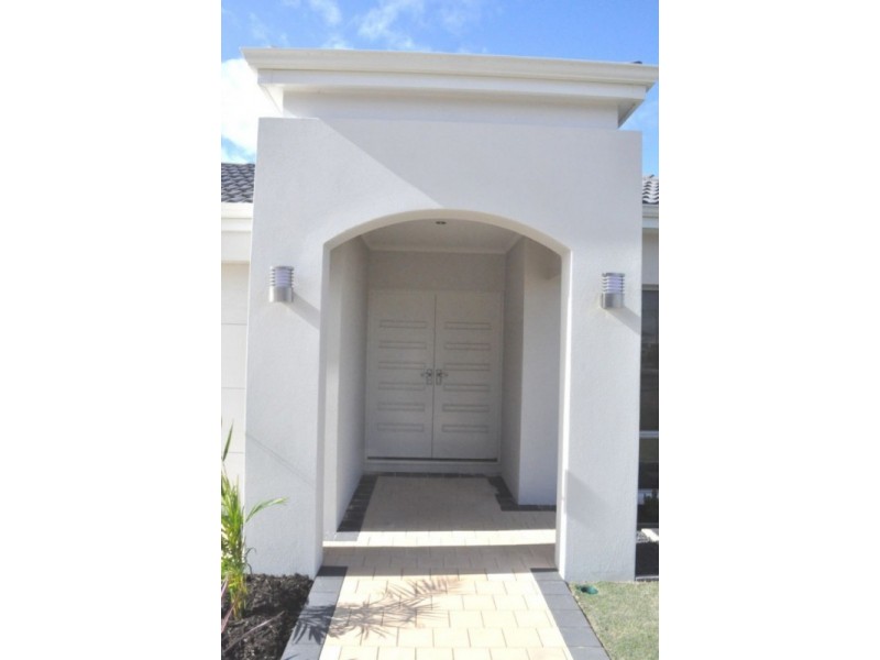 27 Oakridge Meander, Success WA 6164