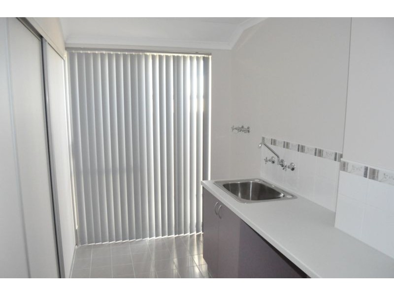 27 Oakridge Meander, Success WA 6164