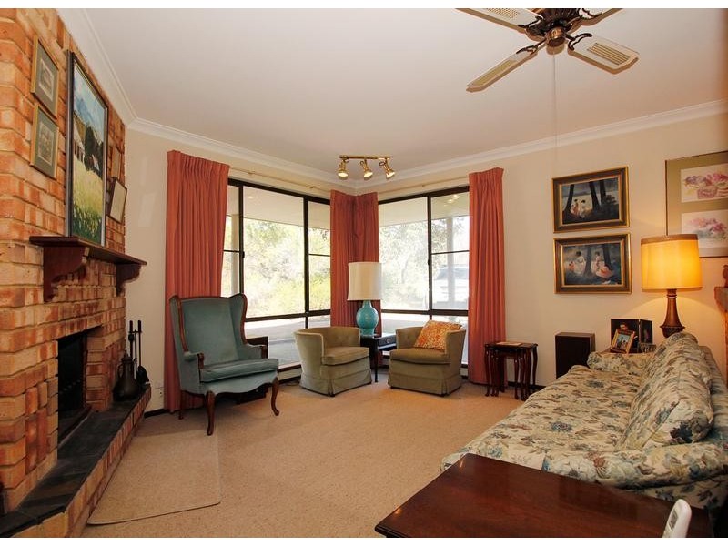 15 Glendale Crescent, Jandakot WA 6164