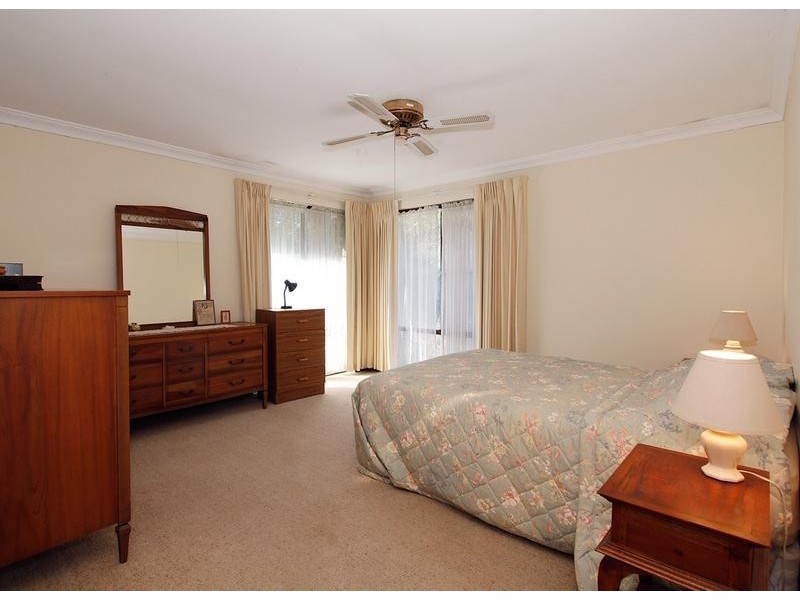 15 Glendale Crescent, Jandakot WA 6164