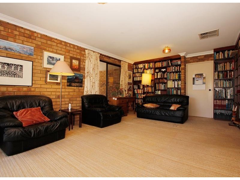 15 Glendale Crescent, Jandakot WA 6164