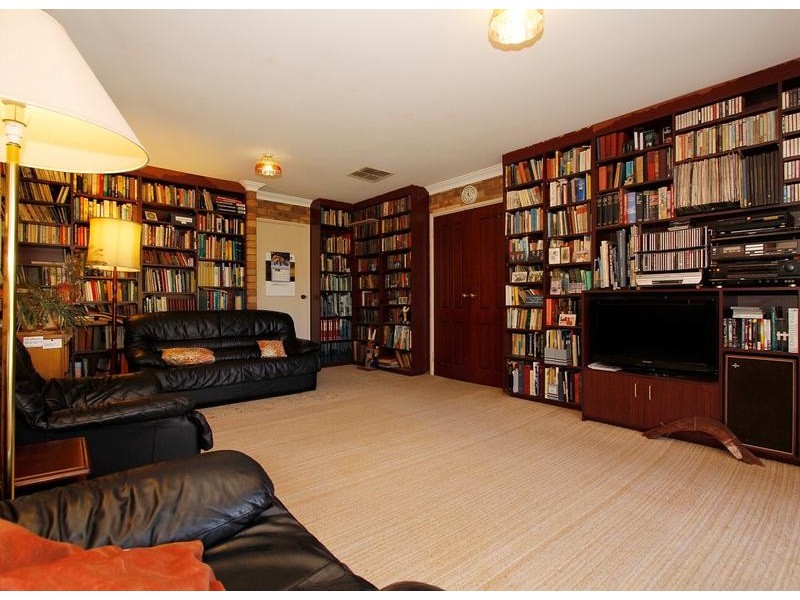 15 Glendale Crescent, Jandakot WA 6164