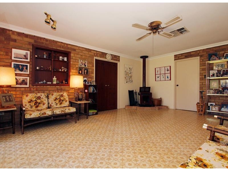 15 Glendale Crescent, Jandakot WA 6164