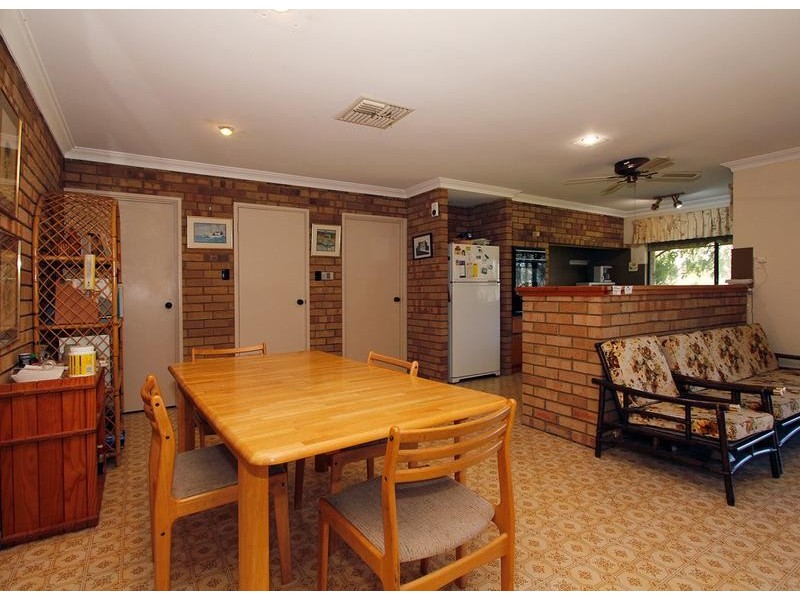 15 Glendale Crescent, Jandakot WA 6164