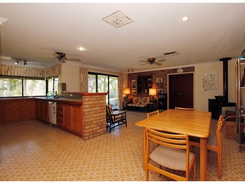 15 Glendale Crescent, Jandakot WA 6164