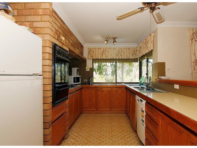 15 Glendale Crescent, Jandakot WA 6164