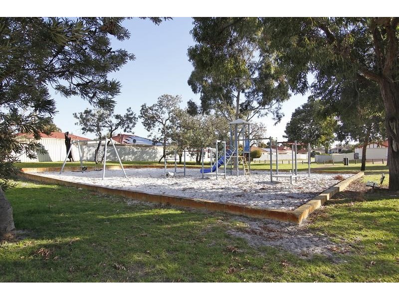 22 Wineberry Loop, South Lake WA 6164