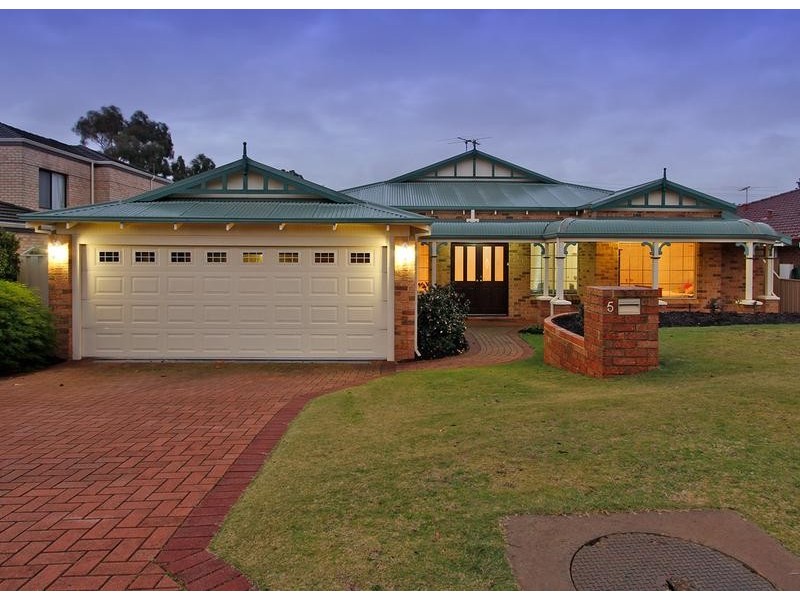 5 Coolum Mews, Jandakot WA 6164