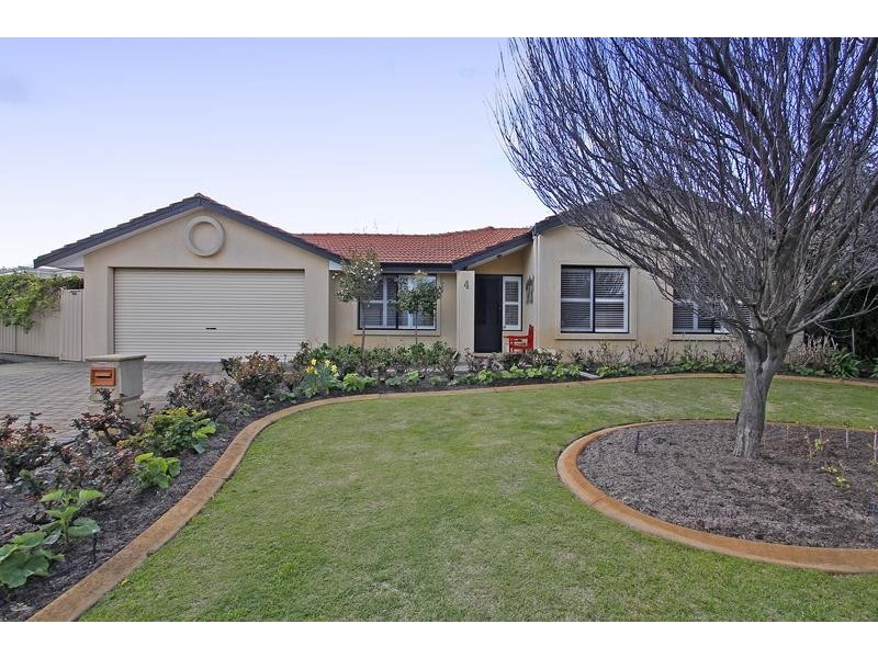 4 Millcroft Elbow, Jandakot WA 6164