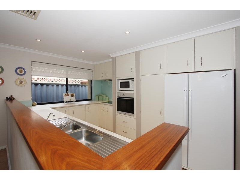 4 Millcroft Elbow, Jandakot WA 6164