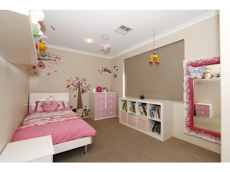 18 Murrumbidgee Drive, Hammond Park WA 6164