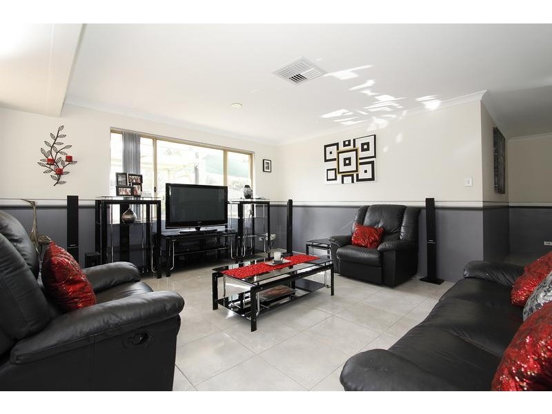 5 Hastings Court, Success WA 6164