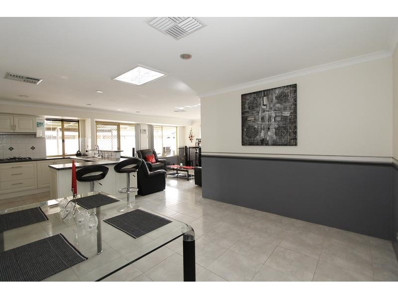 5 Hastings Court, Success WA 6164