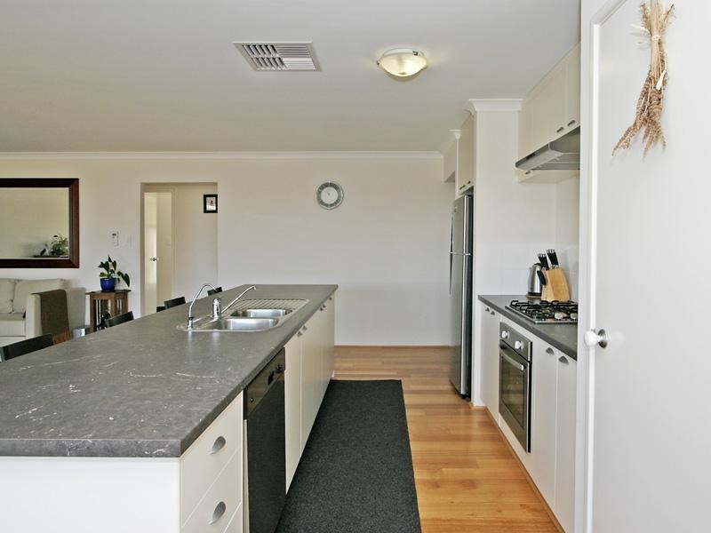 9 Giverny Gardens, Aubin Grove WA 6164