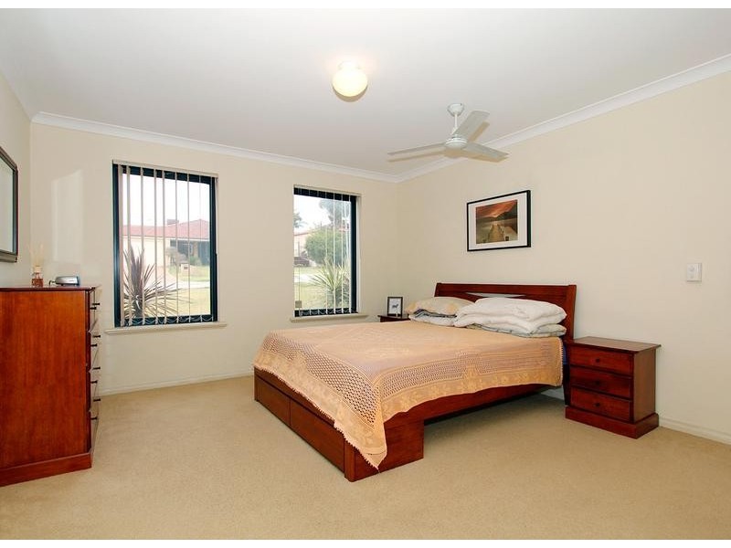 41 Baningan Avenue, Success WA 6164