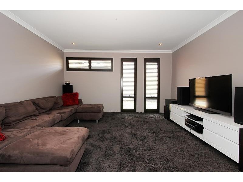 47 Willerin Loop, Success WA 6164