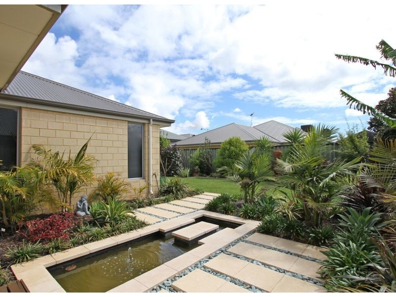 16 Grampian Crescent, Aubin Grove WA 6164