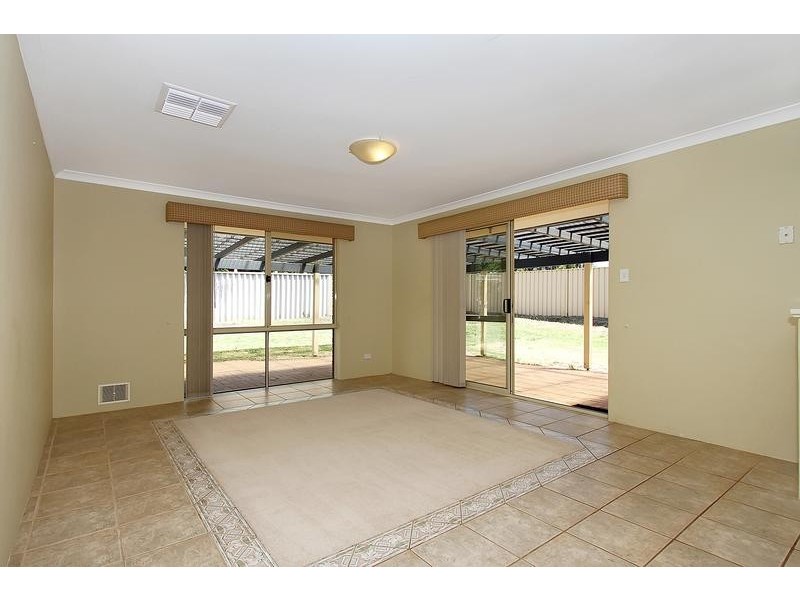 22 Nottingham Parkway, Orelia WA 6167