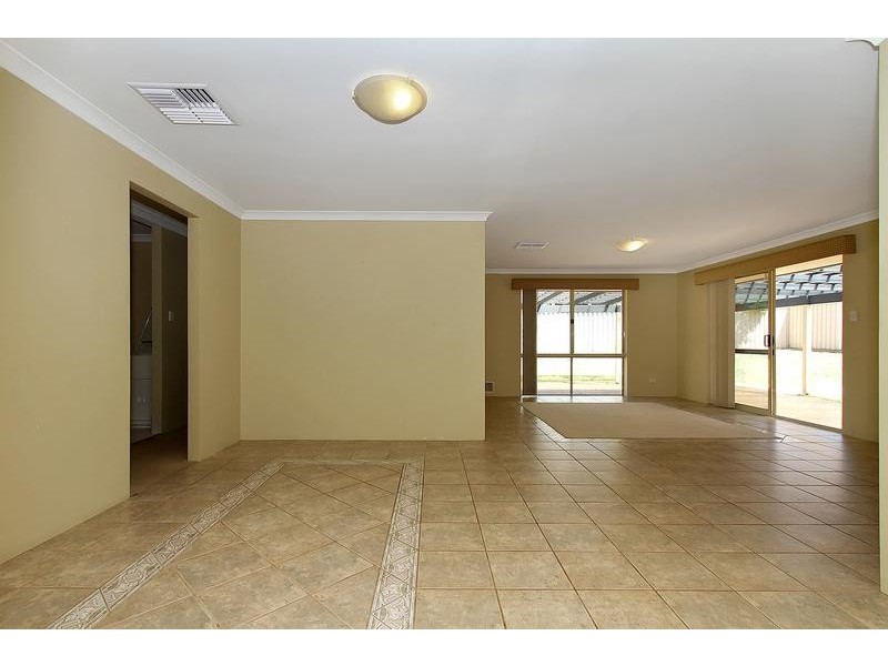 22 Nottingham Parkway, Orelia WA 6167