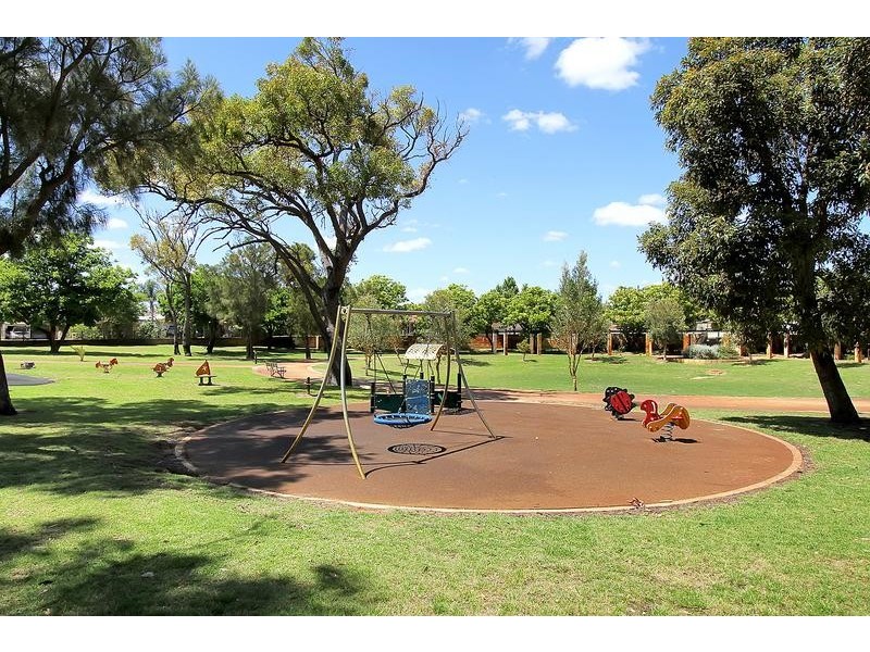 22 Nottingham Parkway, Orelia WA 6167