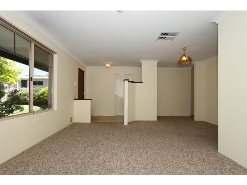 7 Manitoba Place, Success WA 6164