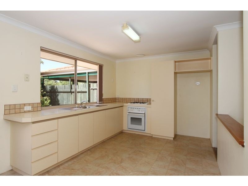 7 Manitoba Place, Success WA 6164