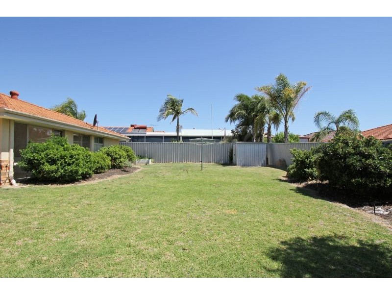 7 Manitoba Place, Success WA 6164