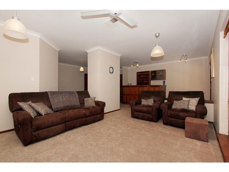 10 Lakes Way, Jandakot WA 6164