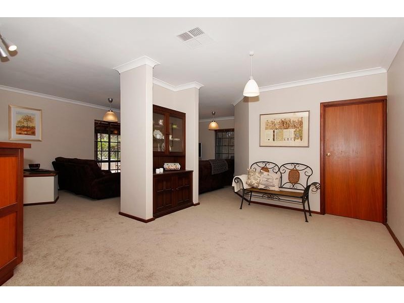 10 Lakes Way, Jandakot WA 6164