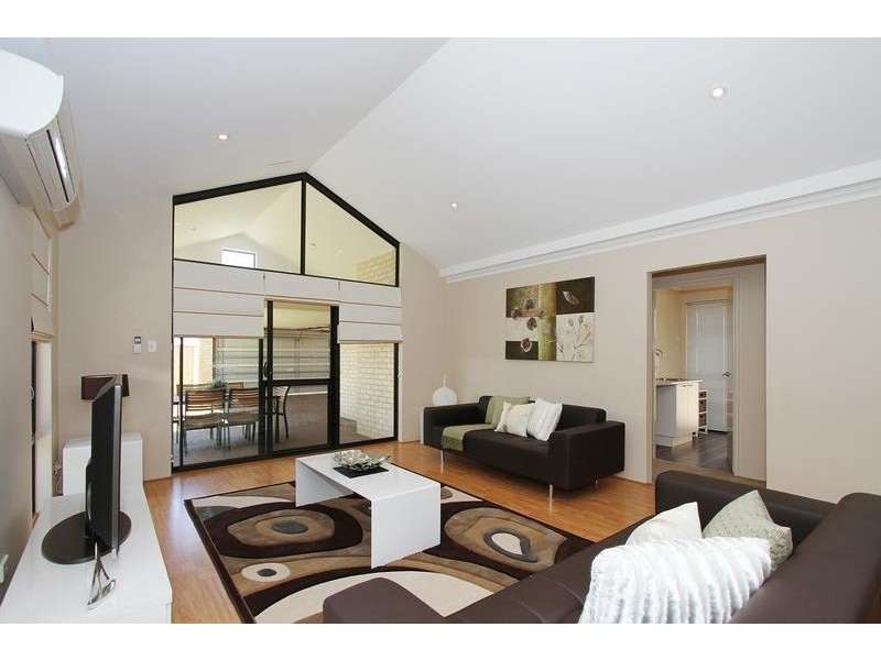 53 Aurora Drive, Atwell WA 6164