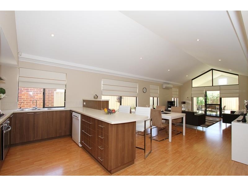 53 Aurora Drive, Atwell WA 6164